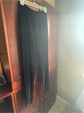Denim & Co Velvet stretchy pants tapered leg size small